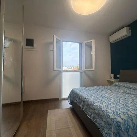 Villa Charming With Garden And Views In Albarella